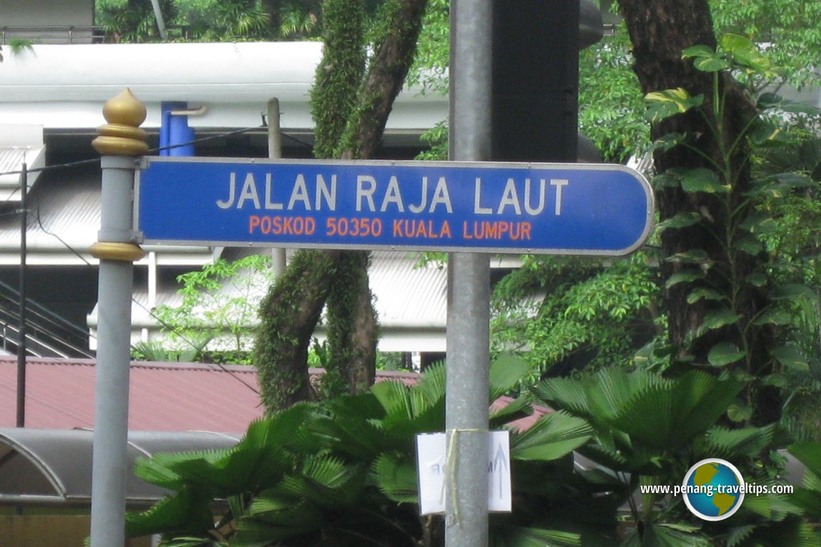 Jalan Raja Laut road sign