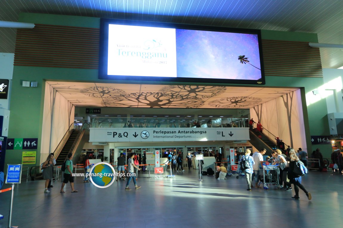 Entrance to International Departures at KLIA2