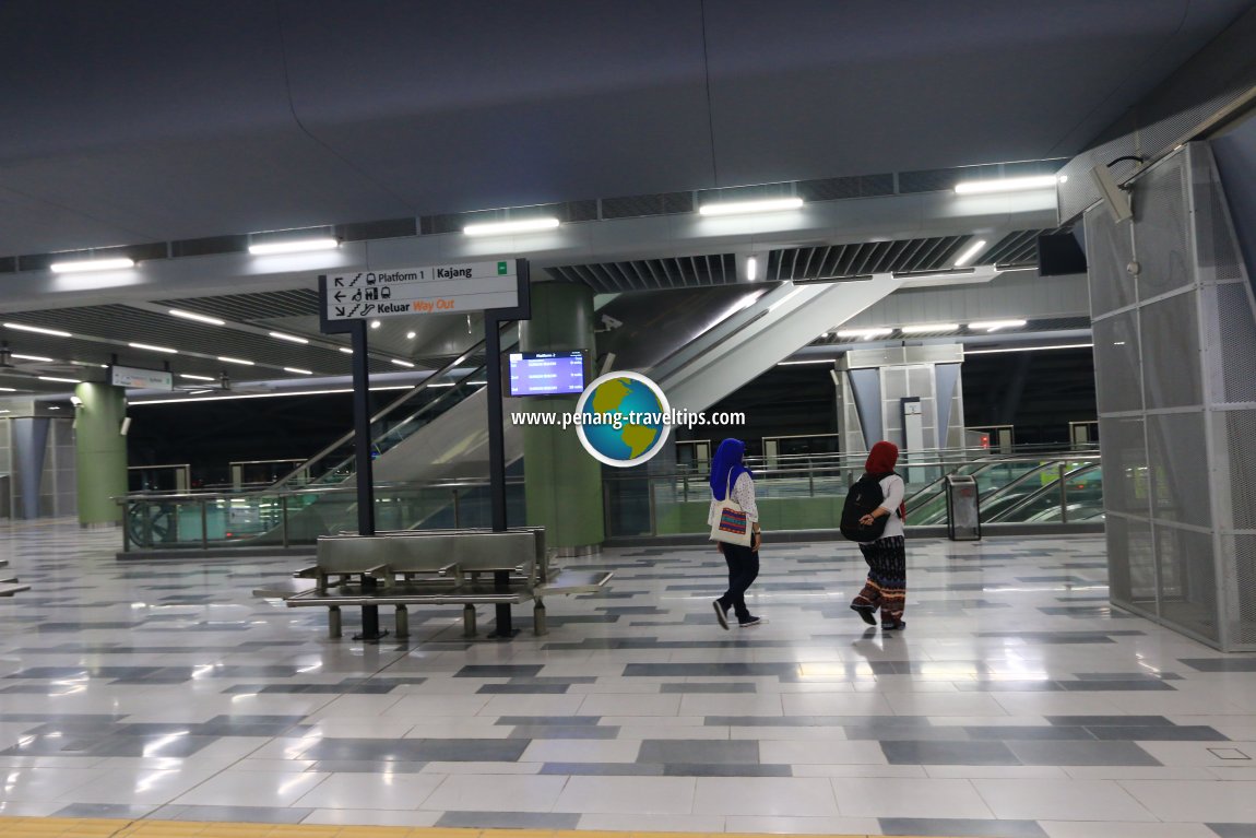 Kwasa Damansara MRT Station