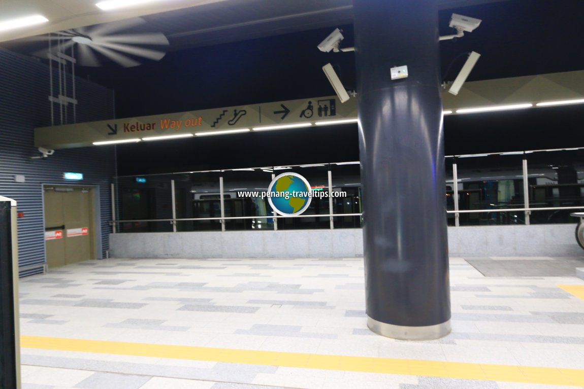 Kwasa Sentral MRT Station