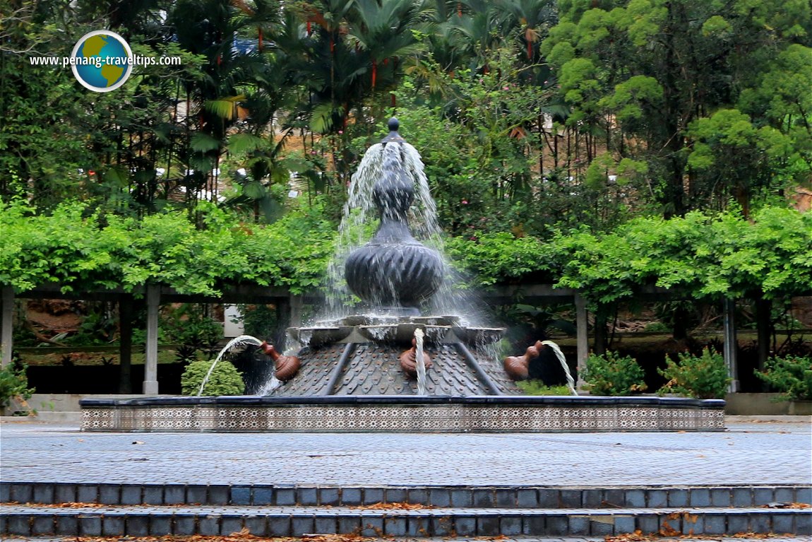 Labu Sayong Fountain