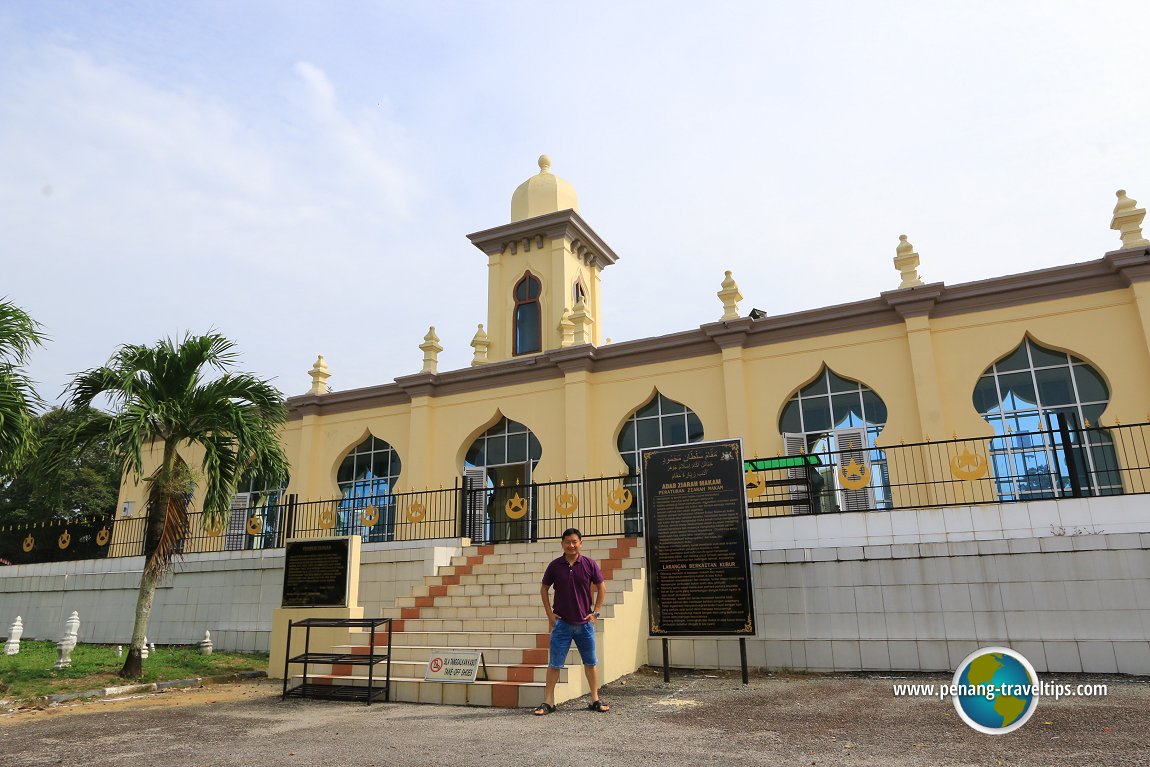 Makam Sultan Mahmud Mangkat Di Julang