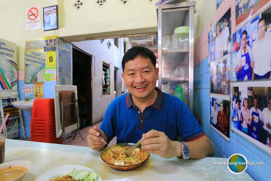 Timothy Tye at Mee Bandung Abu Bakar Hanipah