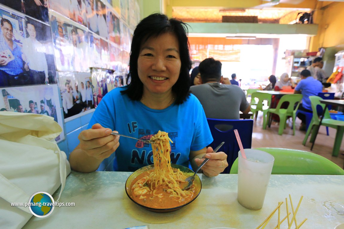 Timothy Tye at Mee Bandung Abu Bakar Hanipah