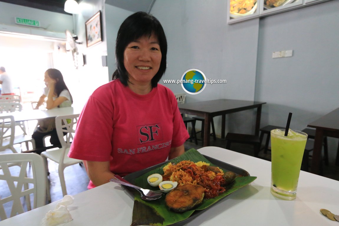 Goh Chooi Yoke at Nasi Lemak Ong