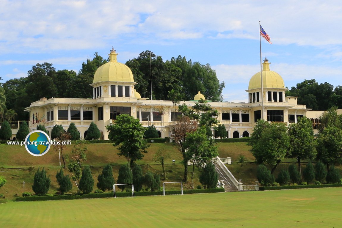 Close up view of the Old National Palace