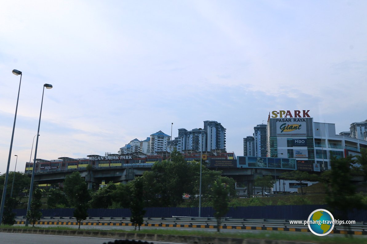 Plaza Salak Park