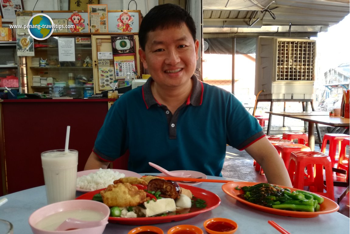 Timothy Tye at Restoran Orchard View Yong Tau Foo, Ampang, Selangor
