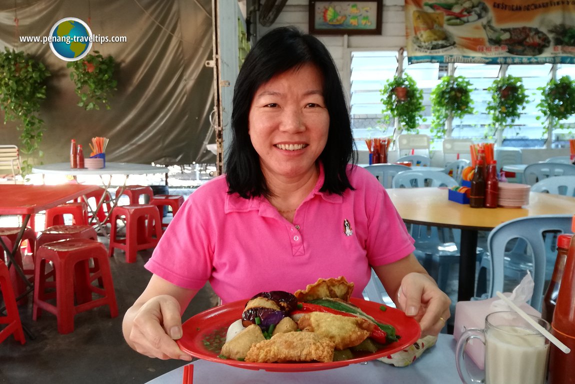 Goh Chooi Yoke at Restoran Orchard View Yong Tau Foo, Ampang, Selangor