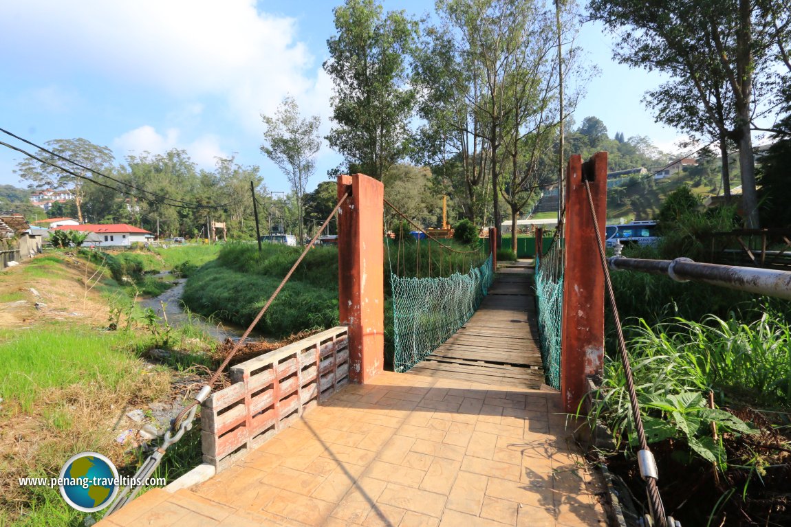 Footbridge across Sungai Bertam at Kampung Taman Sedia
