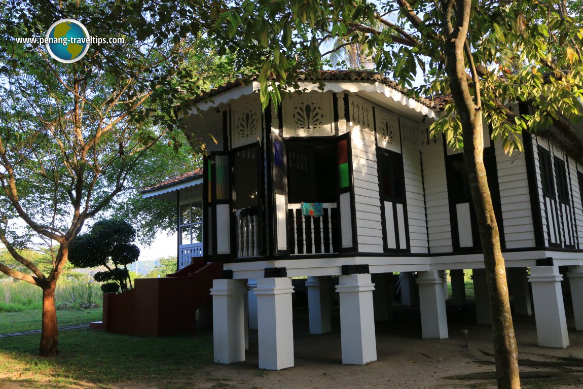 Black & White House, Temple Tree