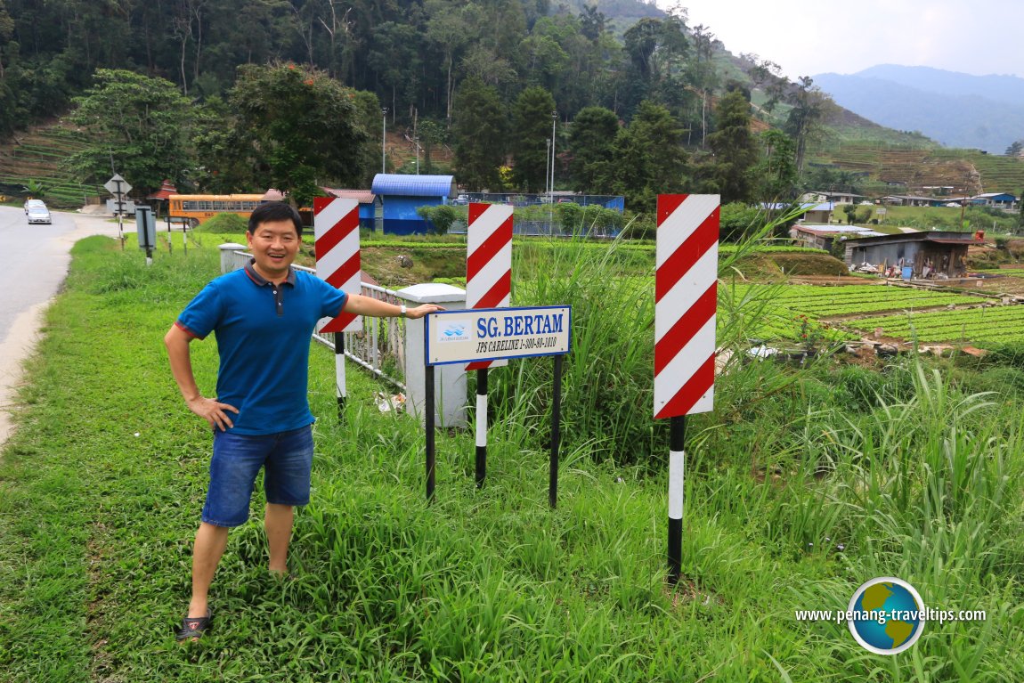 Timothy Tye with Sungai Bertam signboard