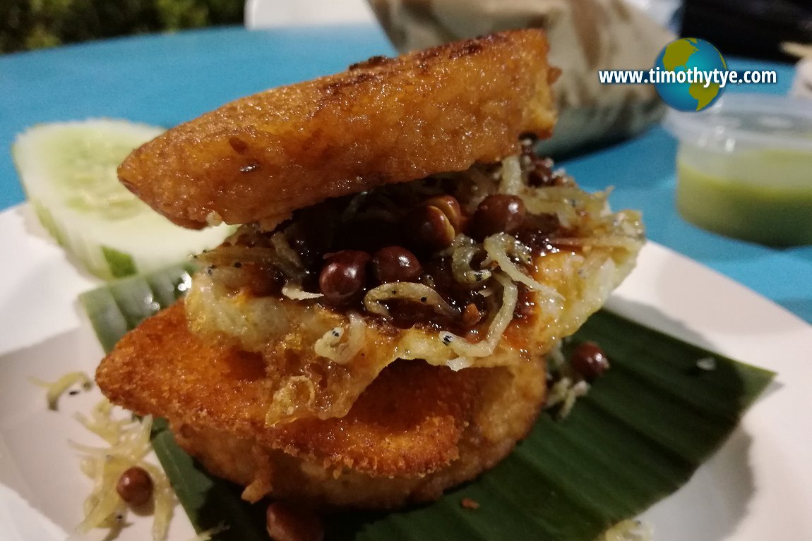 Nasi Lemak Burger, Makansutra Gluttons Bay