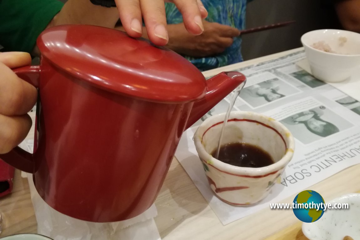 Pouring the Sobayu to the Soba Tsuyu