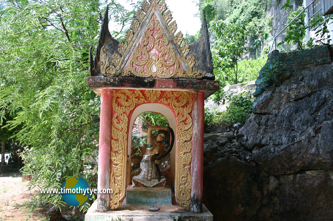 Khao Chaison Shrine