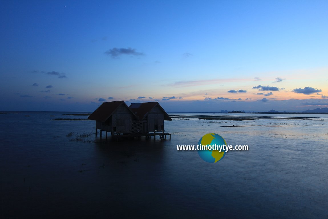 The Little House on Thale Luang