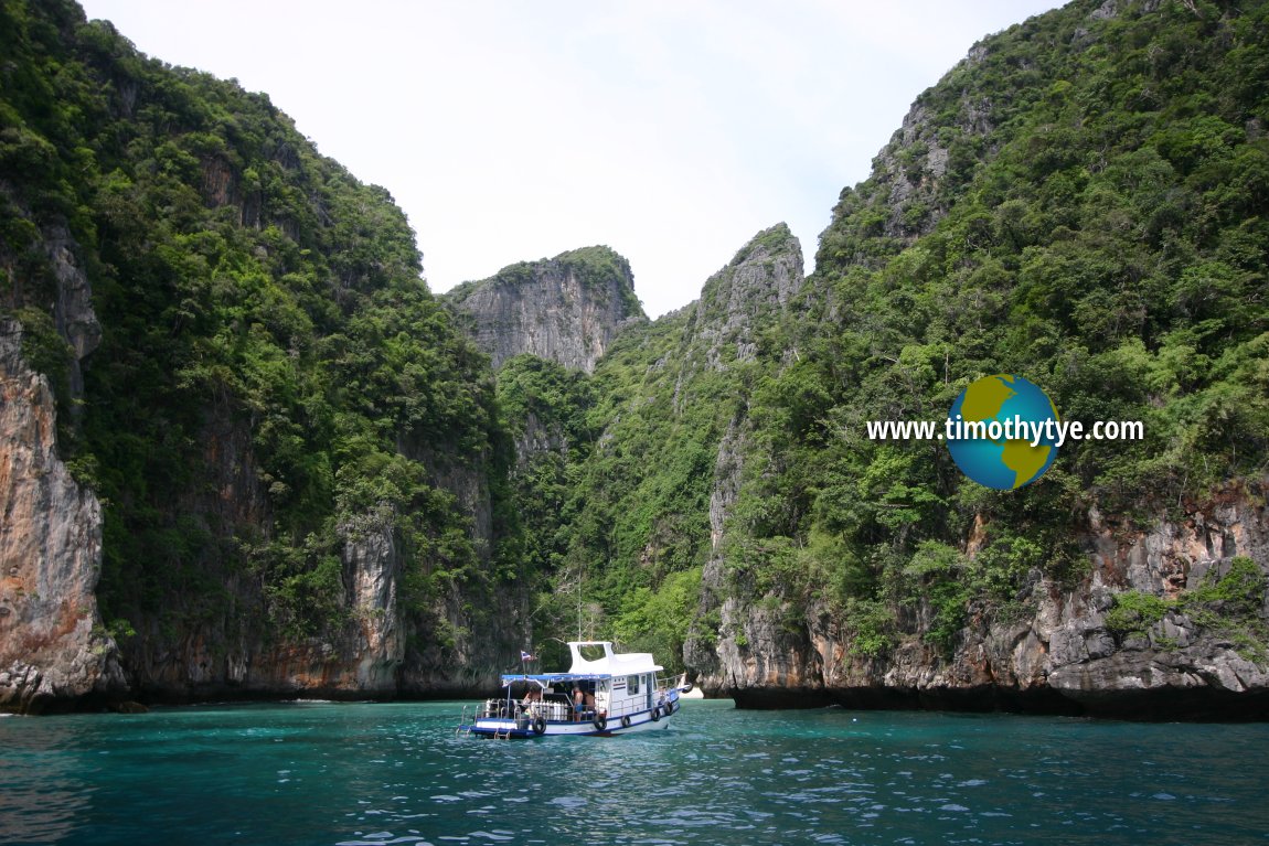 Loh Samah Bay, Phi Phi