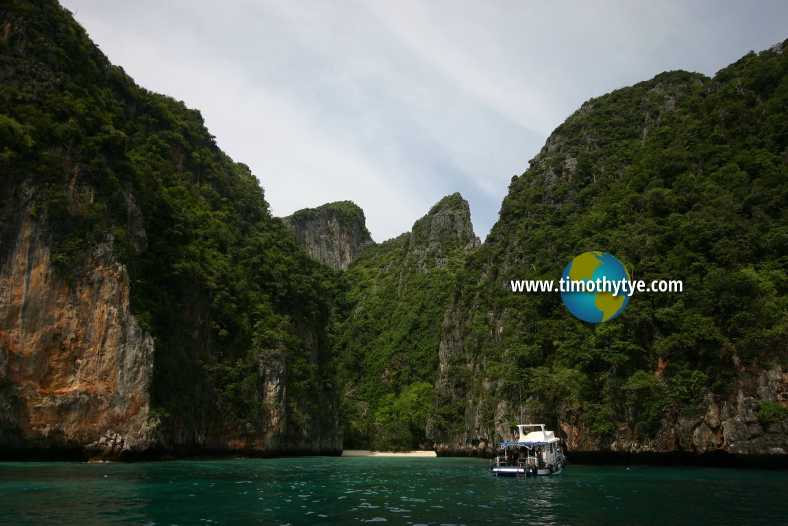 Loh Samah Bay, Phi Phi