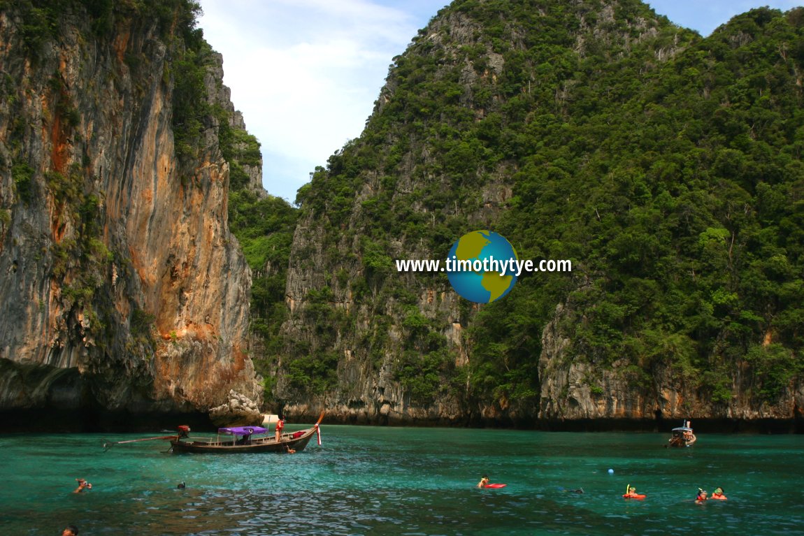 Loh Samah Bay, Phi Phi