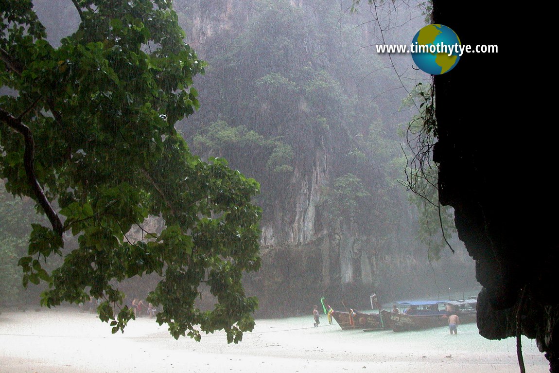 Loh Samah Bay, Phi Phi