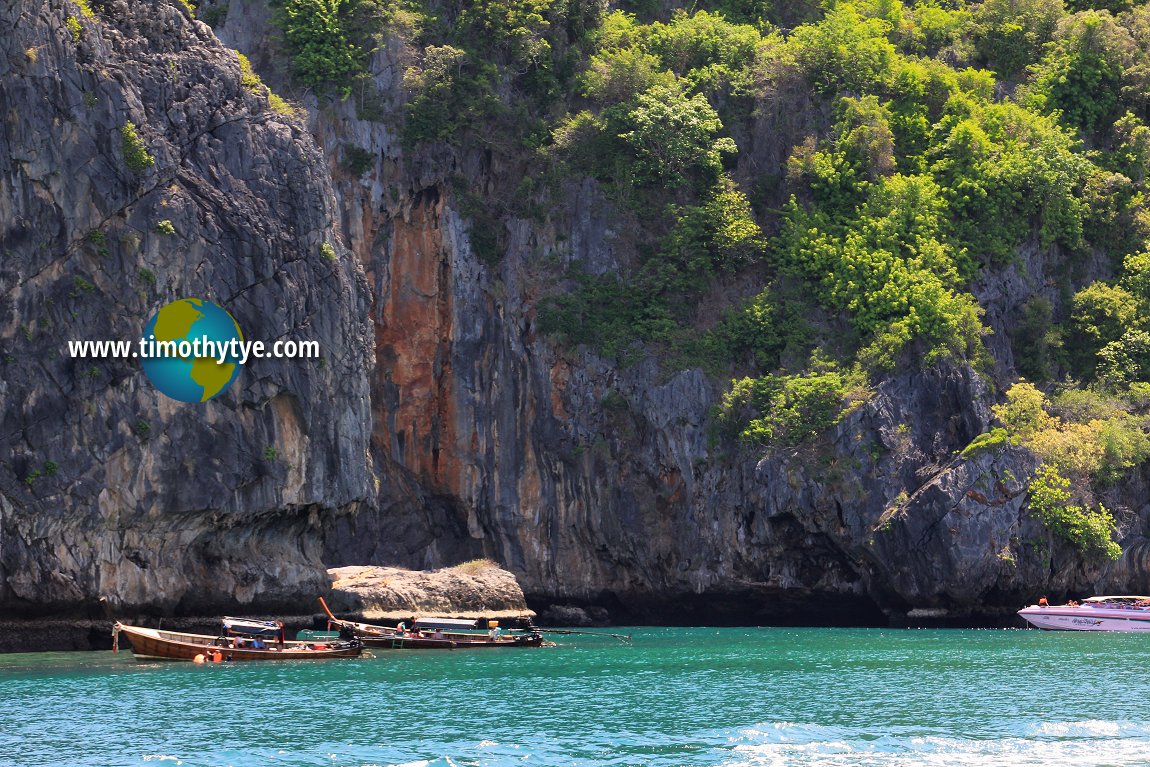 Sheer cliffs, Ko Waen