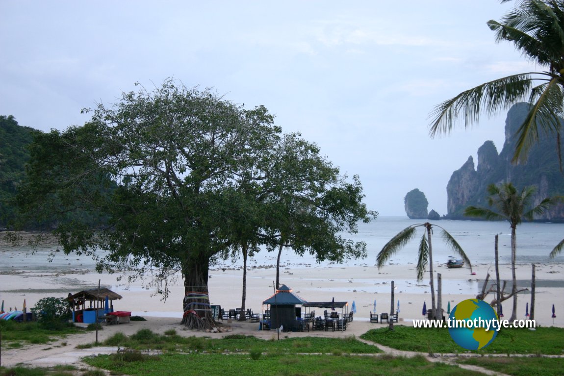 Tonsai Bay, Phi Phi