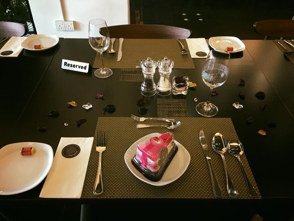 Table setting at Le Perigord
