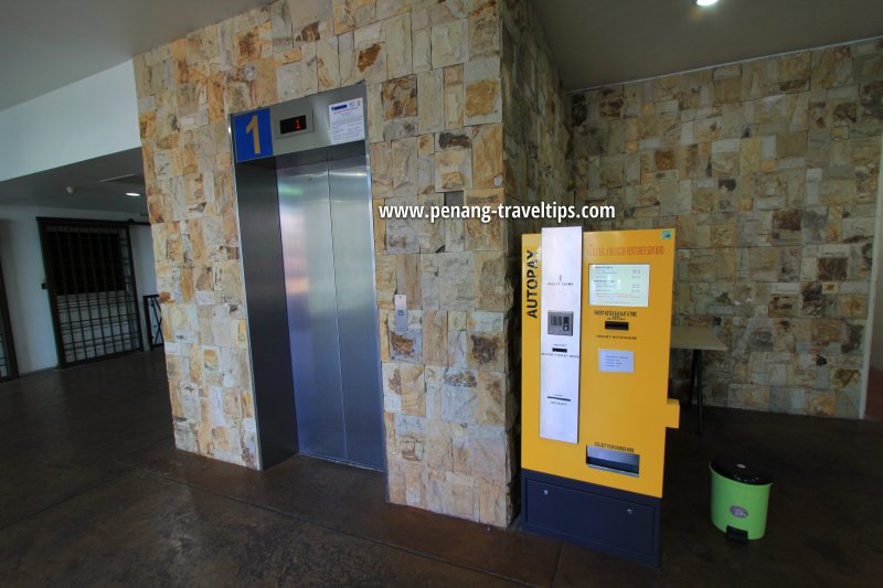 Lift and Autopay Machine of the Beach Street Parking Complex