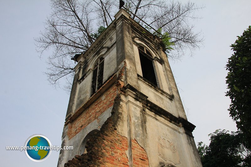 Church of the Sacred Heart of Jesus, Pagar Tras