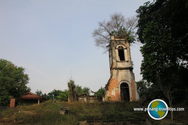 Church of the Sacred Heart of Jesus, Pagar Tras