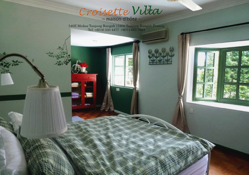 Croisette Villa guestroom