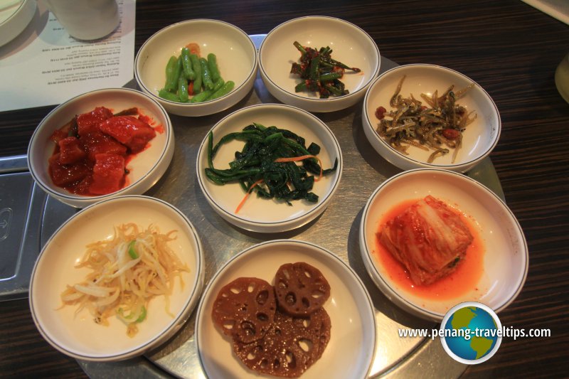 The banchan or side dishes at Daorae