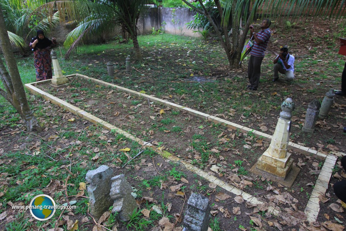 Dato' Jenaton's Grave