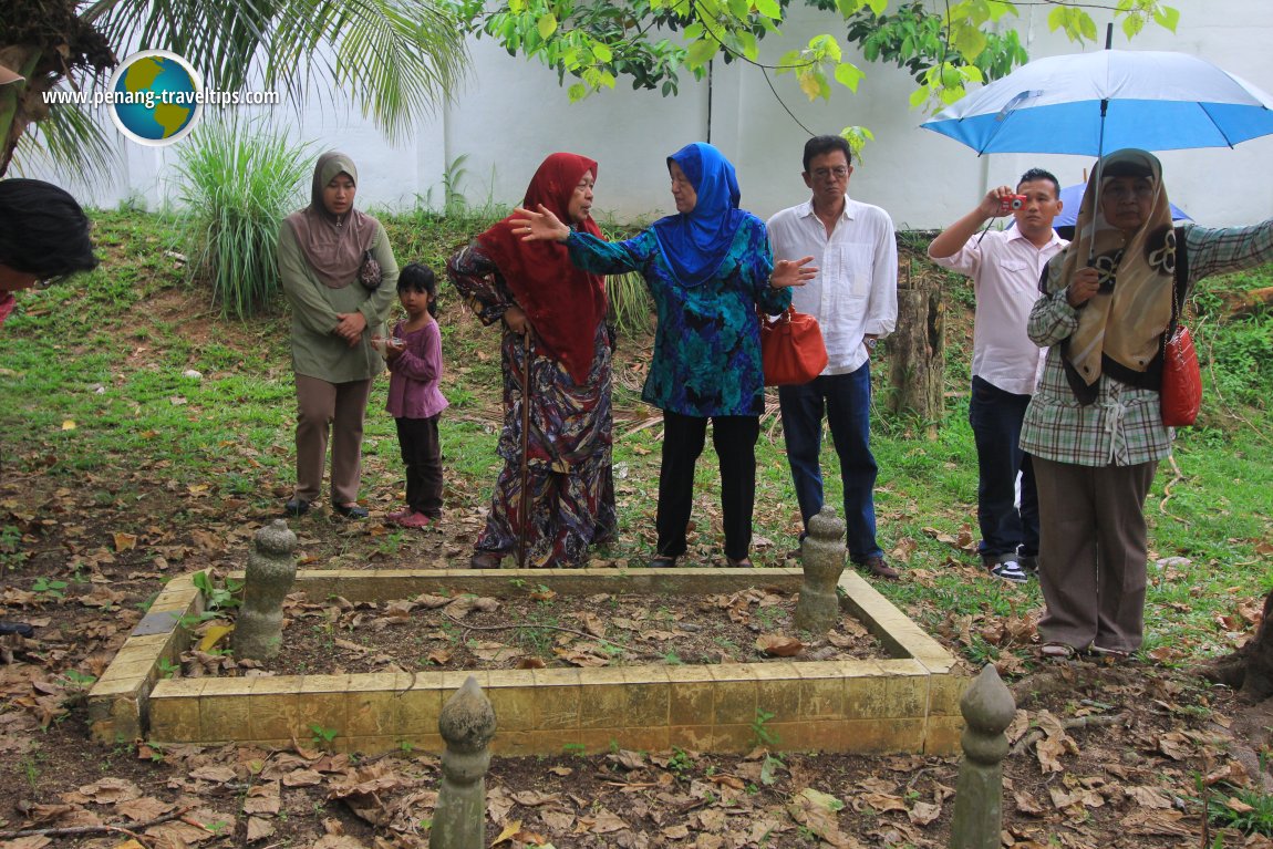 Dato' Jenaton's Grave