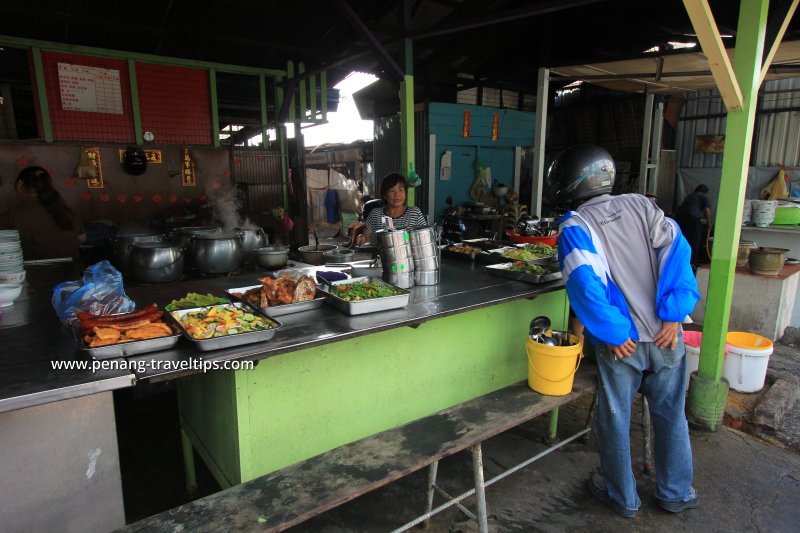 Dishes being prepared at Kedai Kopi Bee Hong