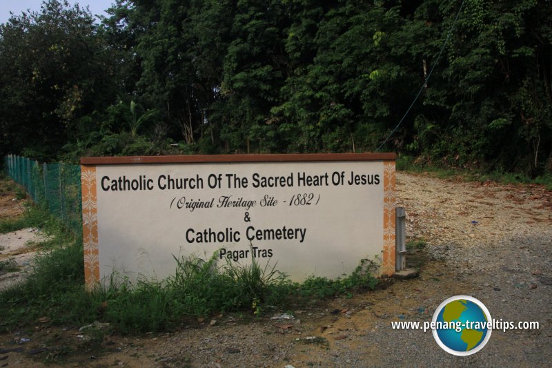 Entrance to the Sacret Heart of Jesus Catholic Cemetery