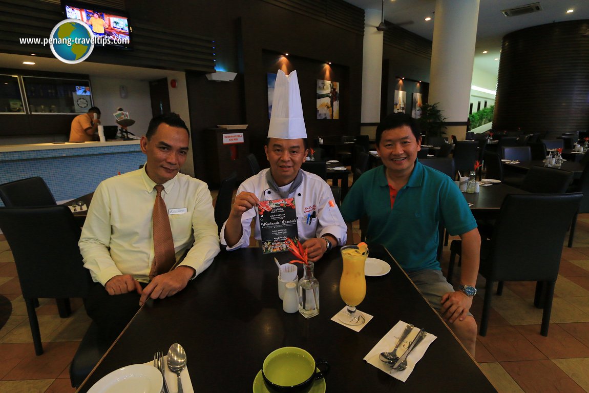 Timothy Tye with the Flamingo Cafe executive team