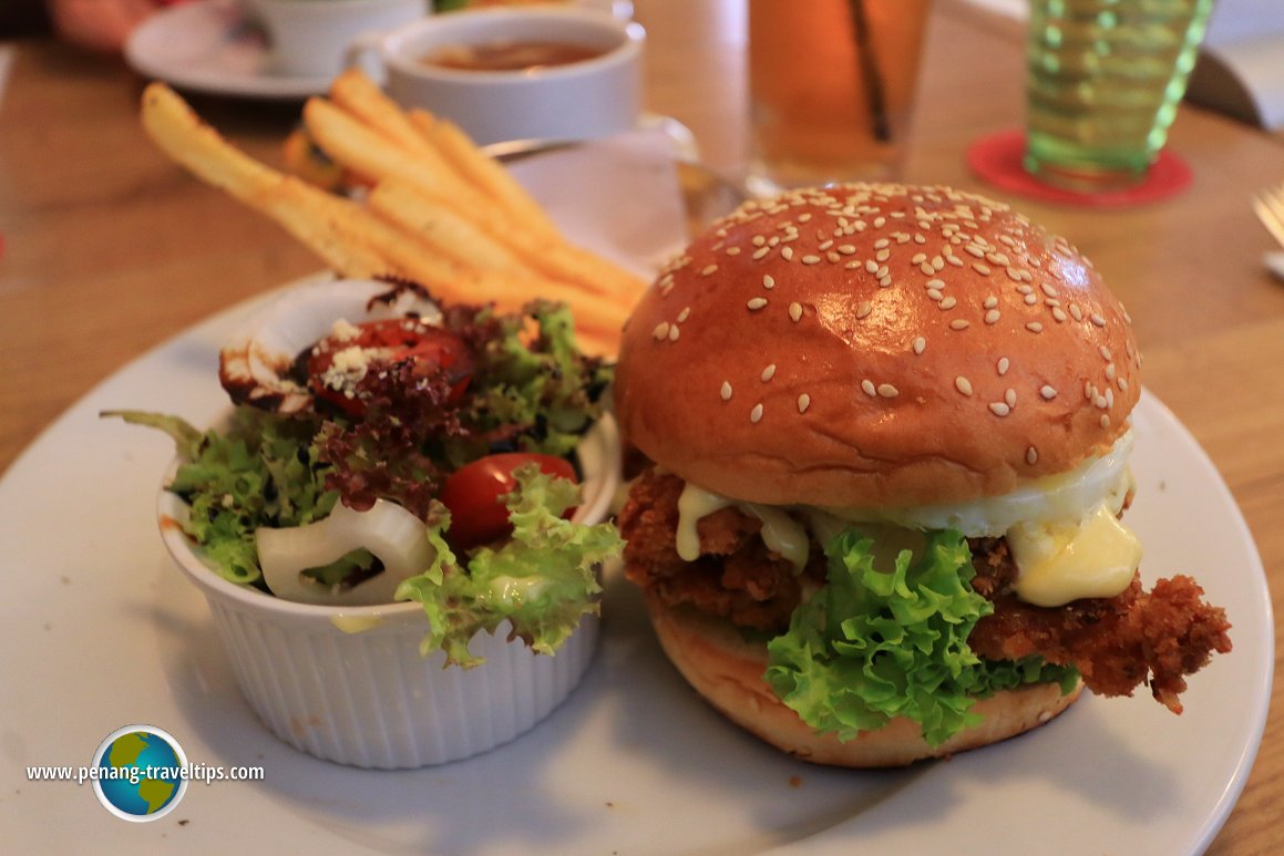 Crispy Chicken Burger, GalaHouse