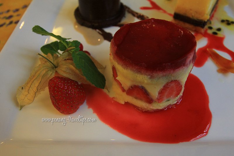 Gateau fraisier at Croisette Cafe