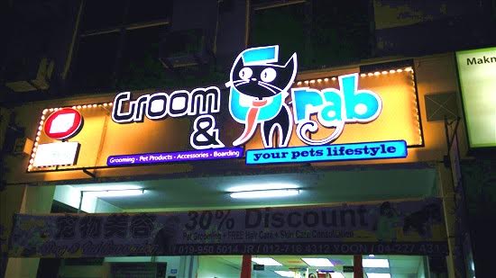 Groom & Grab