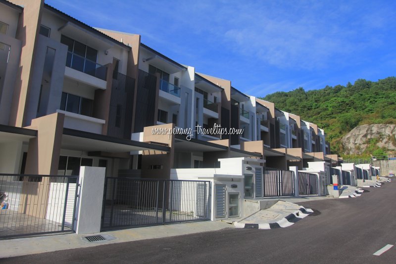 Houses on Pintasan Kelicap 9