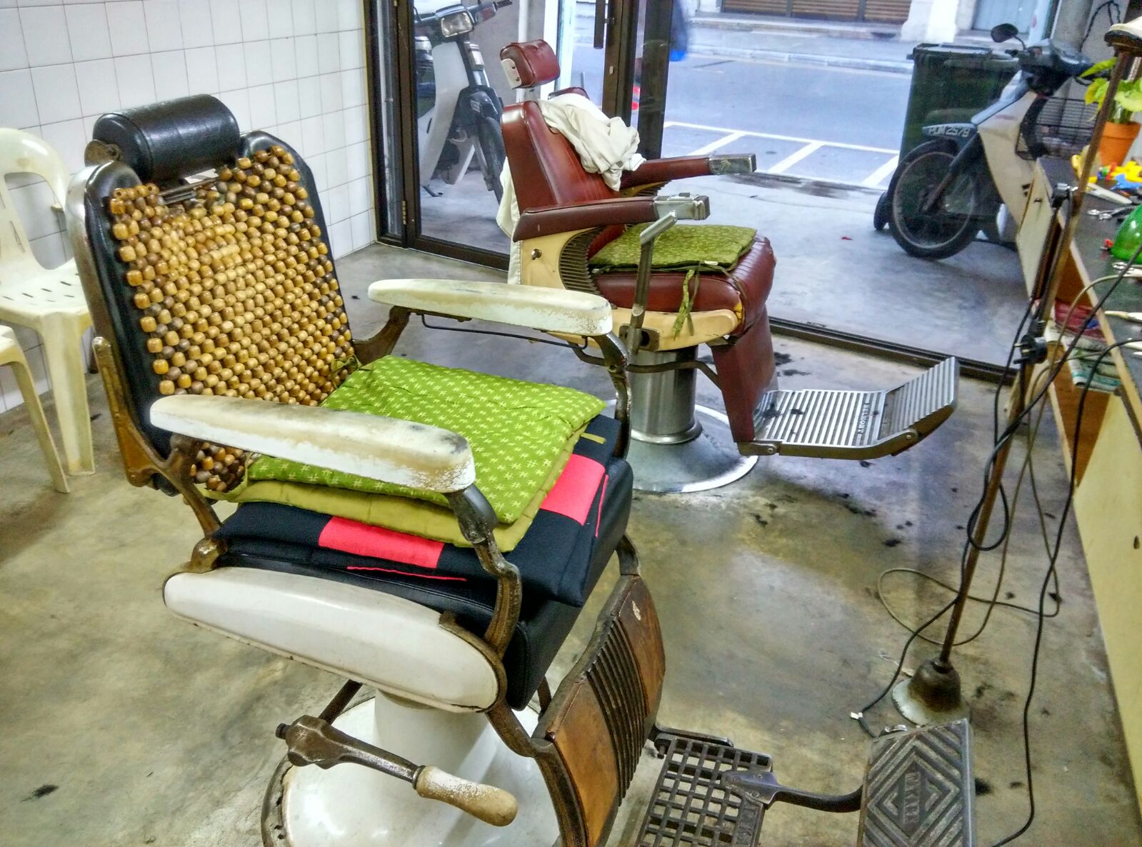 Huang Koong Barber Shop