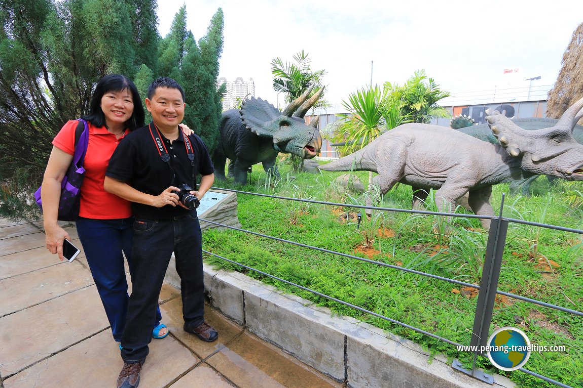 Timothy Tye & Goh Chooi Yoke di Pusat Penyelidikan Jurassik