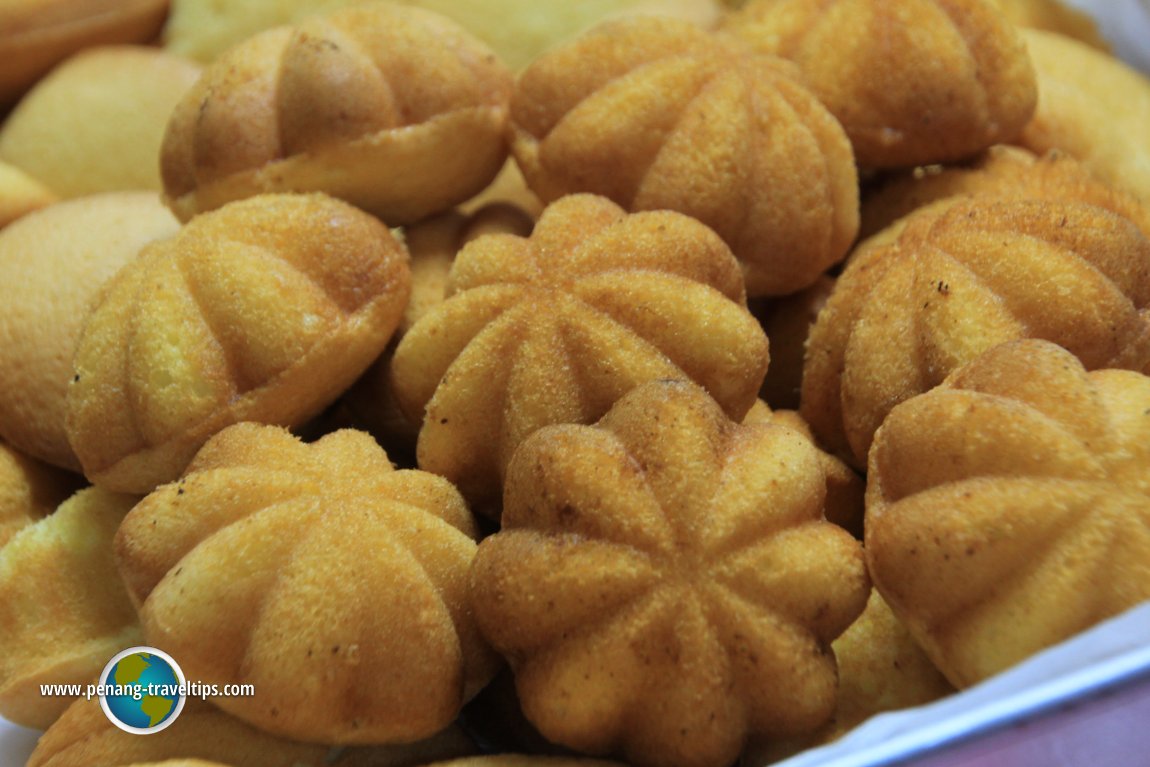 Kuih Bahulu