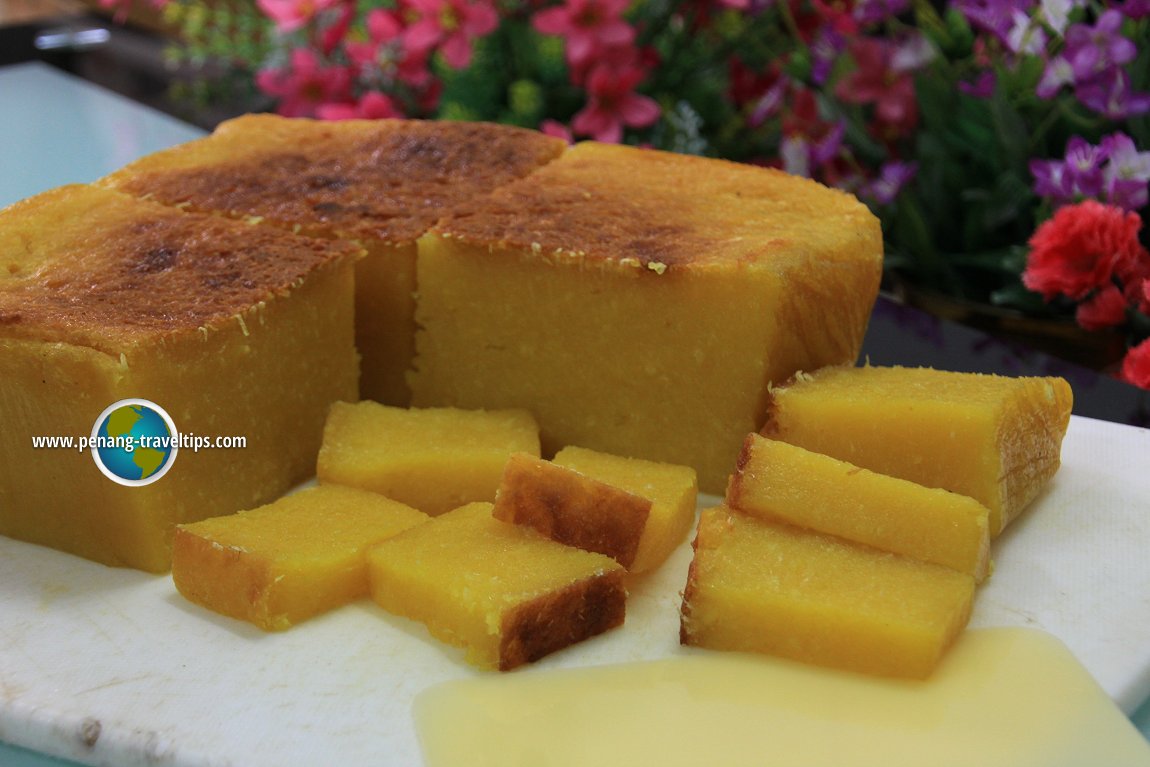 Kuih Bengka Ubi Kayu sliced out