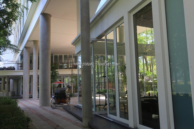 Lobby and Concourse, Lone Pine Hotel