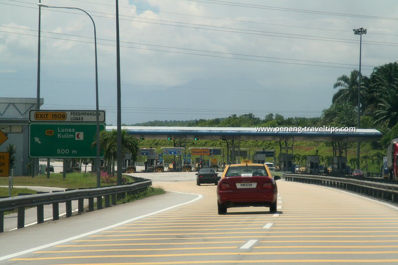 Lunas Toll Plaza