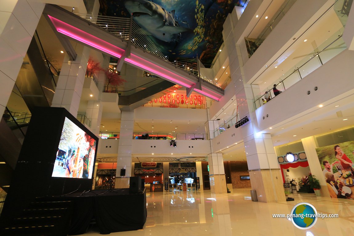 M Mall O2O interior