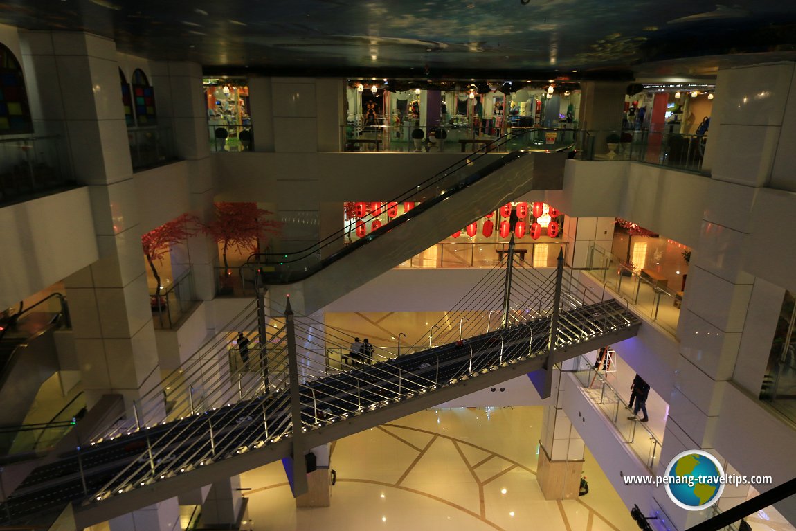 M Mall O2O interior