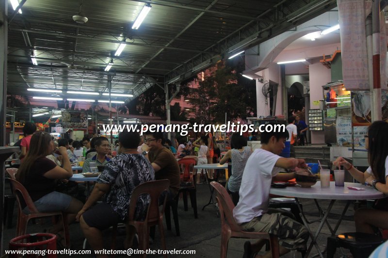 Customers at Maga, Perak Road